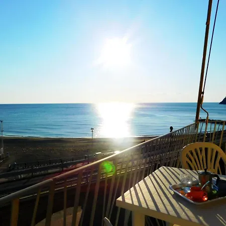Trilocale Con Meravigliosa Vista Mare, Διαμέρισμα *